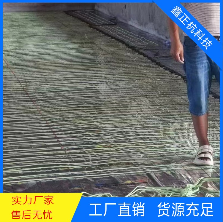 某別墅電地?zé)崾┕ぐ惭b現(xiàn)場